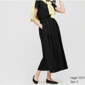 Uniqlo Linen-blend midi skirt